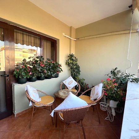 Spacious Family-Friendly Apartment In The Heart Of Bllok Тирана Екстер'єр фото