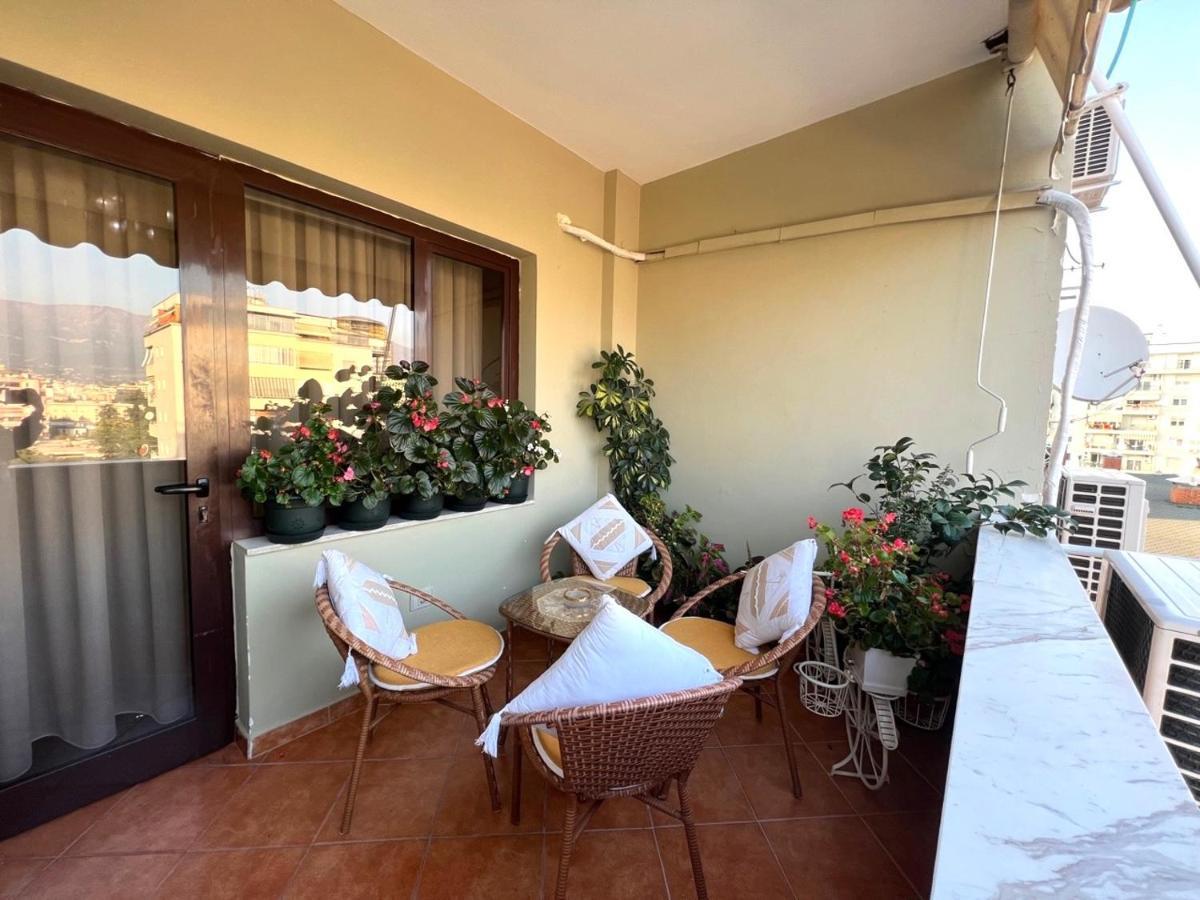 Spacious Family-Friendly Apartment In The Heart Of Bllok Тирана Екстер'єр фото